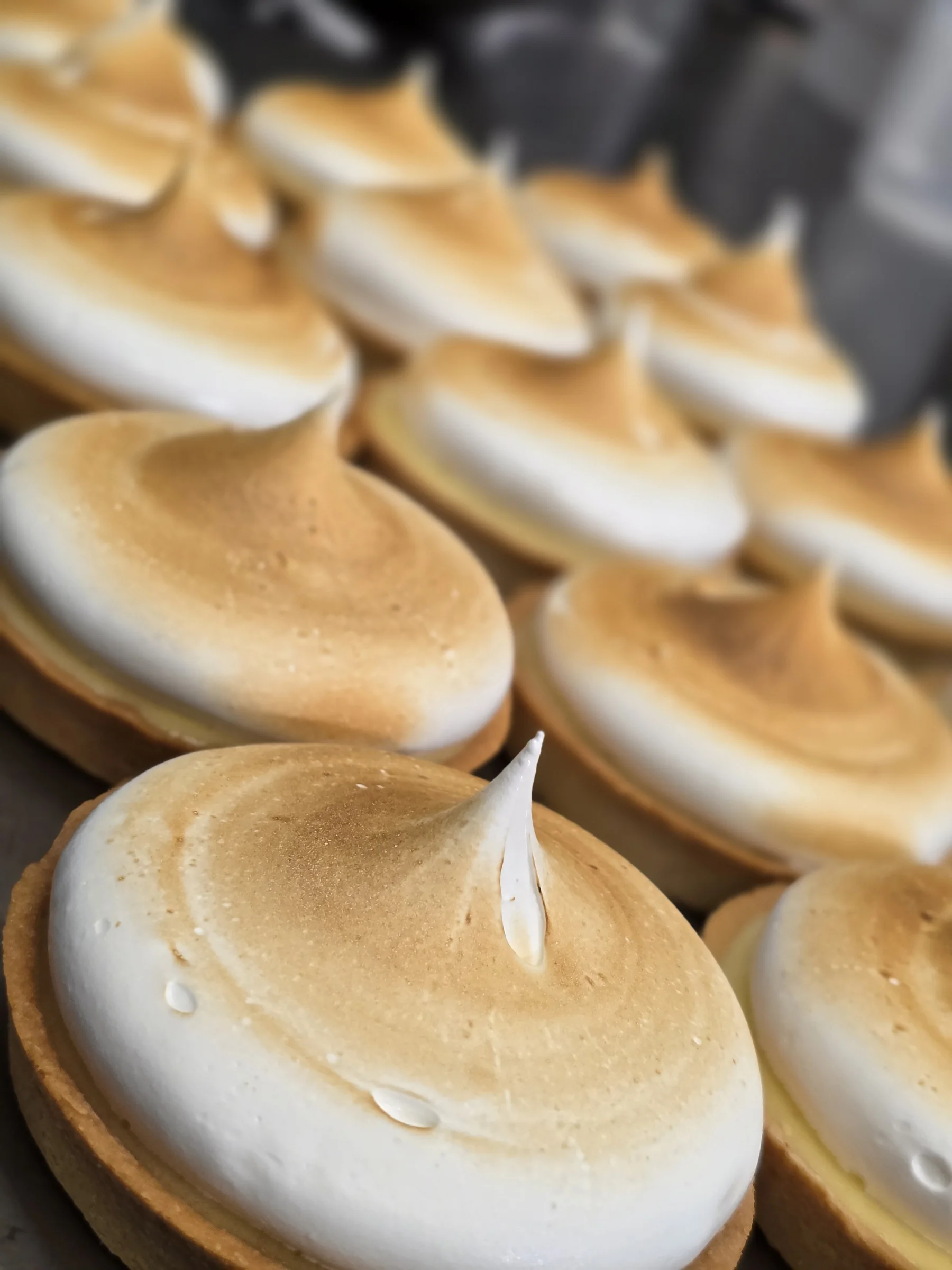Torched meringue tartlets